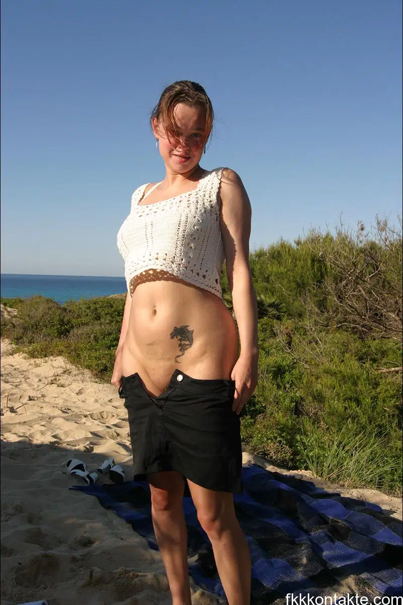 Frau von der Ostsee sucht erfahrenen Mann für FKK und mehr Frau von der Ostsee für FKK